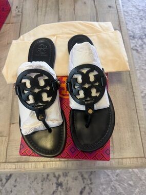 Tory Burch Millers size 9